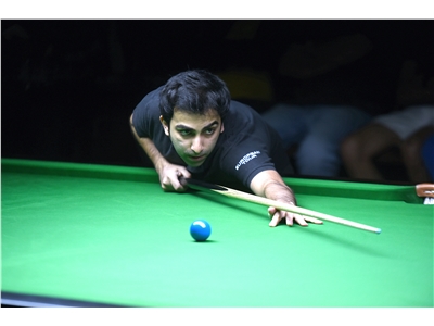 Top seed Advani and Mehta win easily to stroll into CCI Snooker 2nd round